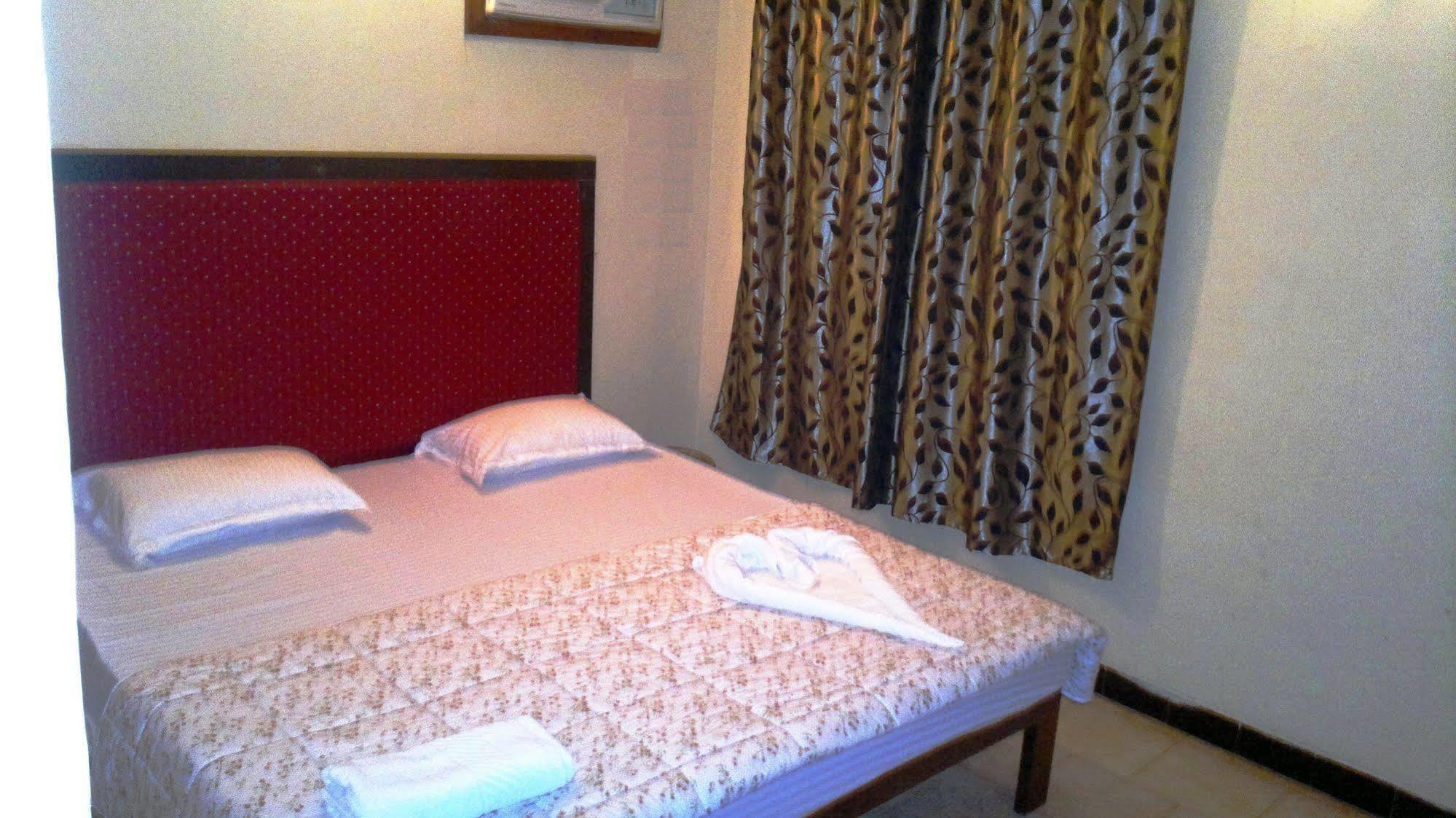 Royal Mirage Beach Resort Candolim Exteriör bild